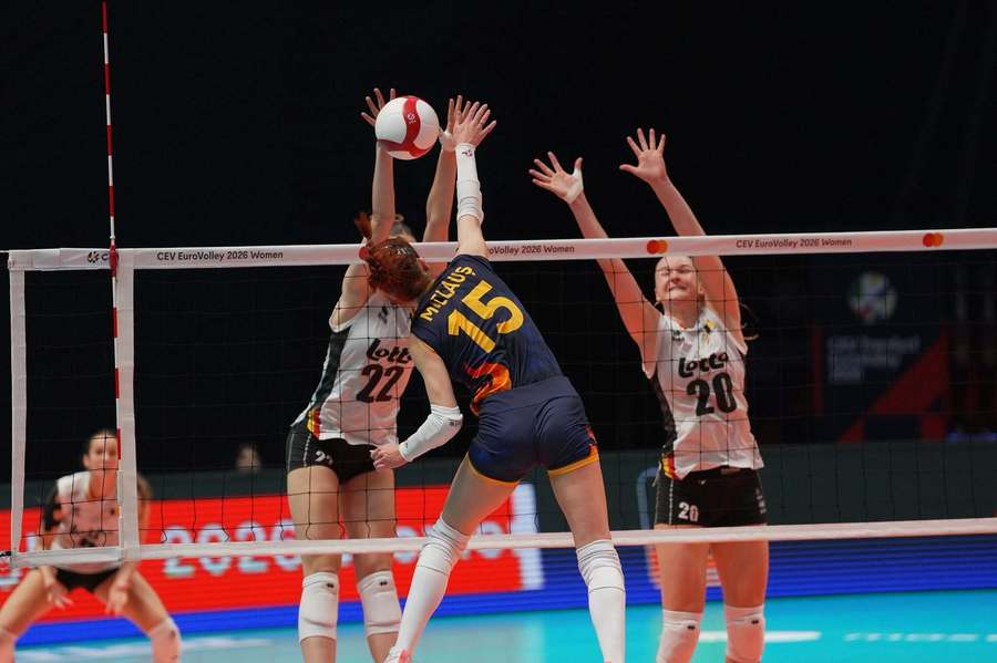 Naţionala de volei feminin rămâne fără victorie la CE! A pierdut în set decisiv şi cu Portugalia