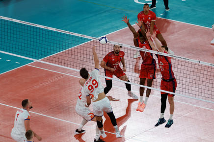 România se duelează din nou cu campioana olimpică Franţa, în sferturile EuroVolley 2026