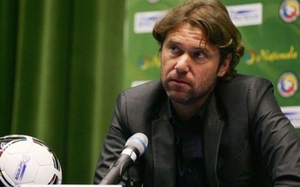 Florin Răducioiu se teme să nu se repete umilinţa cu Norvegia. ”E un semnal de alarmă că avem 4-5 jucători ofensivi contra unei echipe ca Austria”