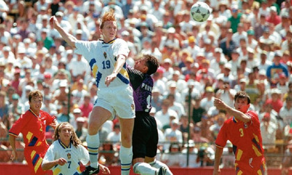 Florin Prunea, momente marcante după meciul cu Suedia din 94: ”Nu ies. Uite ce-i aici! Mă omoară ăştia!”/ ”Bă, n-auzi să cobori cu mine de mână?”
