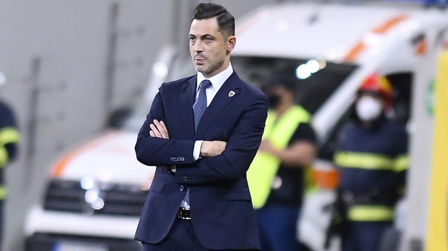 ULTIMA ORĂ: Probleme mari pentru Mirel Rădoi! Unul dintre fotbaliştii săi de bază nu va mai evolua în acest sezon