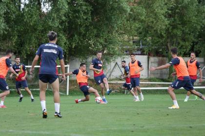 VIDEO | George Ganea a ajuns ultimul la antrenamentul 'tricolorilor'. Cum l-au pedepsit colegii