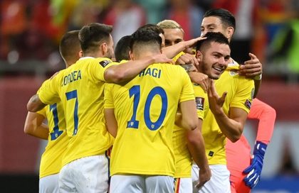 Edi Iordănescu a ales lotul pentru meciul cu Muntenegru. A renunţat la 7 jucători!
