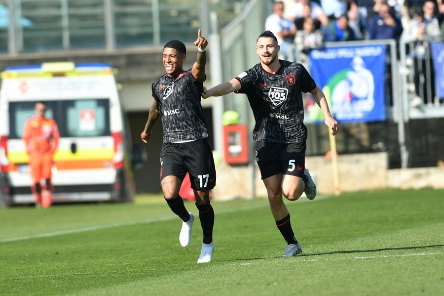 Radu Drăguşin, lăudat înaintea meciurilor României cu Andorra şi Belarus: ”Poate să facă faţă şi la Liverpool!”
