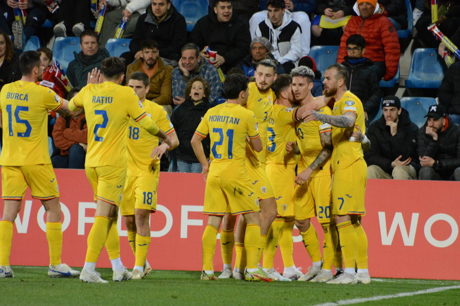 VIDEO ǀ Joc entuziasmant al României. Două goluri superbe în startul partidei cu Belarus