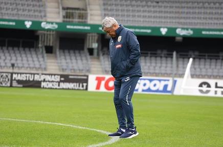 FOTO | Mircea Lucescu a luat decizia imediat după ce a fost refuzat de UEFA! Ce au făcut „tricolorii”