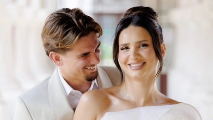 Răzvan Marin s-a căsătorit civil. Mijlocaşul tricolor şi soţia sa Crina au o fetiţă