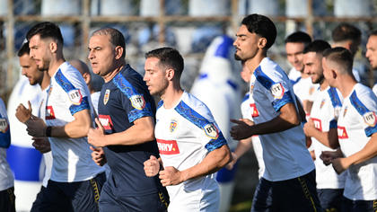 ”Putea juca număr 9 în locul lui Drăguş. Când ai experienţă, schimbi sistemul”. Verdictul zilei, după seara de coşmar a naţionalei contra Canadei | VIDEO EXCLUSIV
