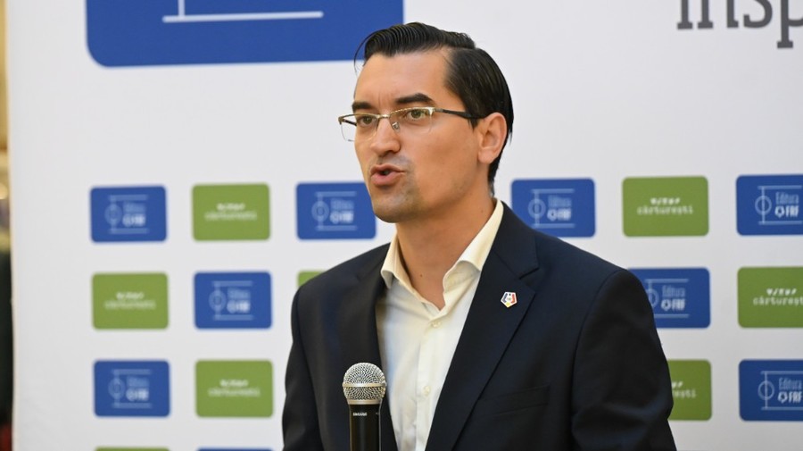 Răzvan Burleanu i-a oferit încredere lui Mircea Lucescu, însă îi pregăteşte un înlocuitor: „Nu este un secret că se află în zona de interes a Federaţiei”