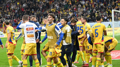 Imaginile bucuriei! Cum au sărbătorit tricolorii victoria cu Austria şi ce le-a transmis Mircea Lucescu imediat după meci 
