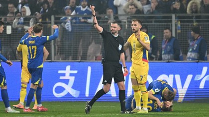 Denis Drăguş, în genunchi după eliminarea din meciul cu Bosnia: „Vreau să-mi cer scuze în faţa tuturor”