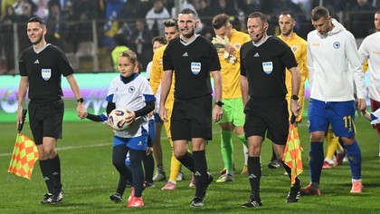 Gigi Becali a dat de pământ cu Michael Oliver! Patronul FCSB nu s-a ferit de cuvinte după ce a văzut meciul Bosnia – România: „Un arbitru tâmpit”