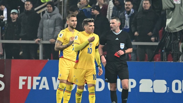 De necrezut! Un cunoscut om din fotbalul românesc l-a lăudat pe centralul Michael Oliver după Bosnia - România 3-1: „Nu bun, foarte bun”