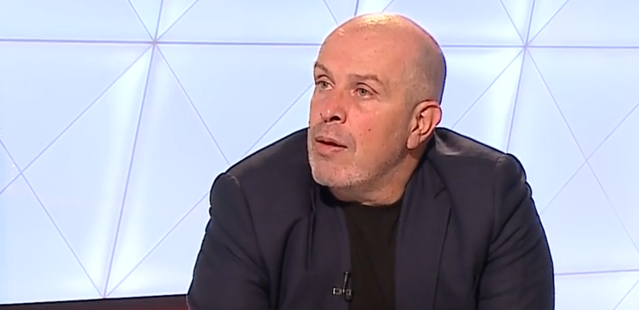 S-a declarat şocat de felul în care arată spitalul în care e internat Mircea Lucescu: ”Vopseşte-l, bă, dă-o-ncolo de treabă!”