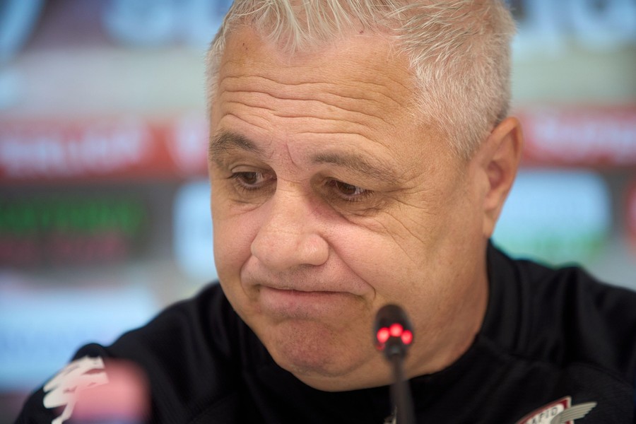 „E ca un tată pentru mine”! Marius Şumudică, îngrijorat de situaţia medicală a lui Mircea Lucescu