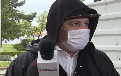 "Toţi cei care au scris asta sunt nişte idioţi!" Şumudică, reacţie vehementă pe aeroport