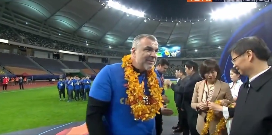 VIDEO | Sărbătoarea campionilor în China. Cosmin Olăroiu, emoţionat la festivitatea de premiere! Va încasa o primă uriaşă