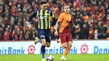 VIDEO ǀ Fenerbahce a reuşit să câştige derby-ul absolut NEBUN cu Galatasaray! Moruţan a oferit o pasă de gol, Cicâldău a avut ocazii uriaşe