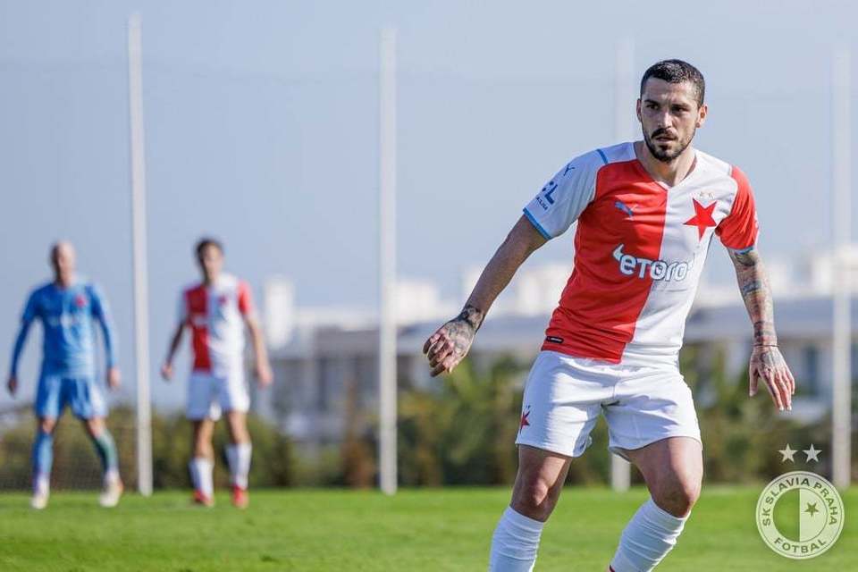 //i0.1616.ro/media/581/3142/38207/20575087/1/stanciu-slavia.jpg