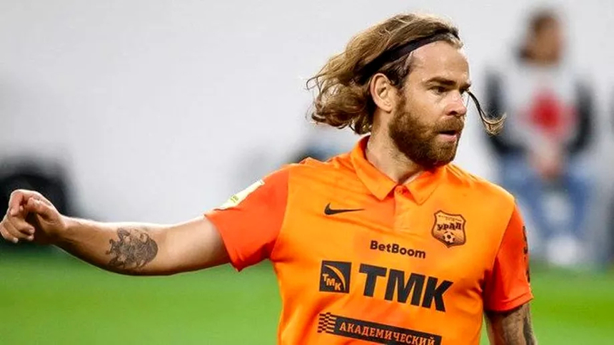 Soluţie pentru ofensiva echipei naţionale. Eric Bicfalvi a înscris o ”dublă” pentru Ural Ekaterinburg