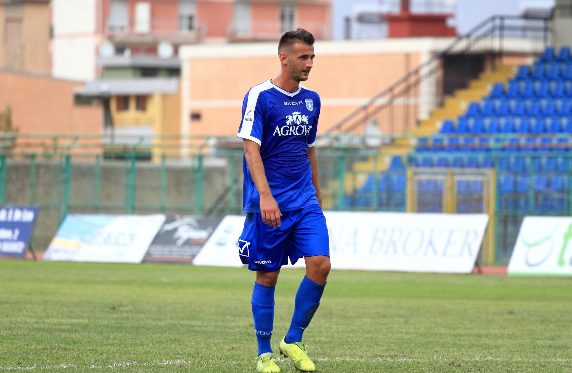 Un fotbalist român din Italia, condamnat la 6 ani de închisoare, pentru implicarea într-un caz de viol! Cine e Daniel Onescu 