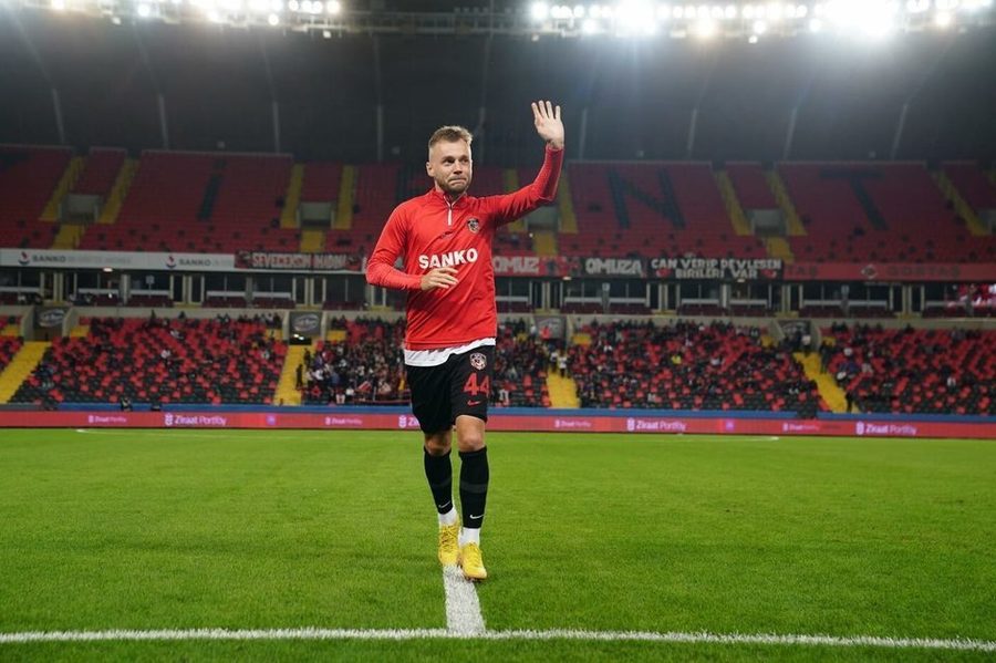 Echipa la care ar putea ajunge Alexandru Maxim, după ce Gaziantep a anunţat retragerea din campionat 