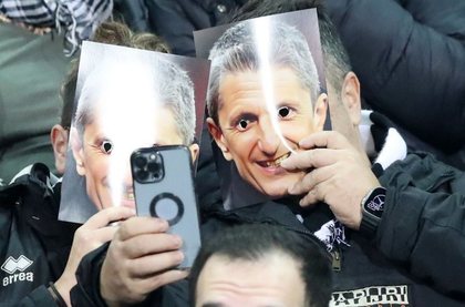 Nu e se mai opresc problemele pentru Lucescu! PAOK, eliminată din cupă. Fanii au venit să îl susţină pe român 

