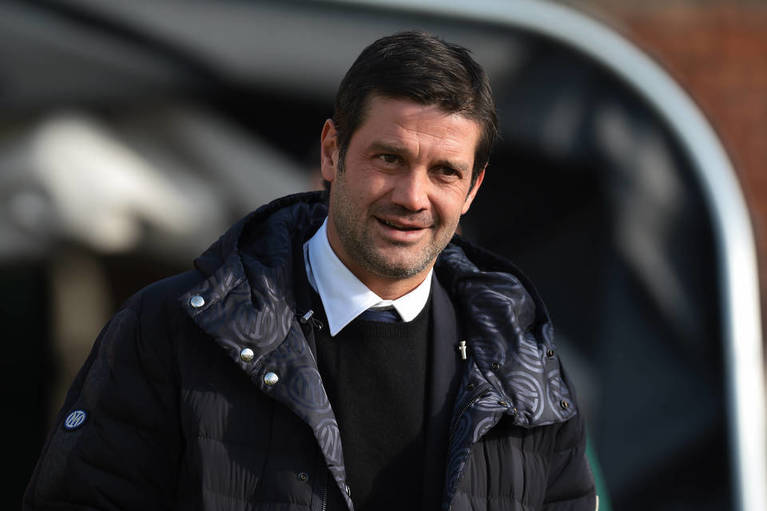 Ce lovitură! Gigantul din Europa a pus ochii pe Cristi Chivu, după ce antrenorul român a fost invincibil în faţa granzilor din Serie A: „Da, e posibil la vară”