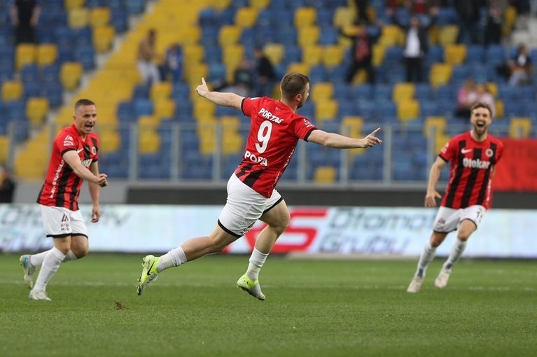 Daniel Popa a înscris două goluri în ultima etapă a eşalonului secund şi echipa sa a promovat