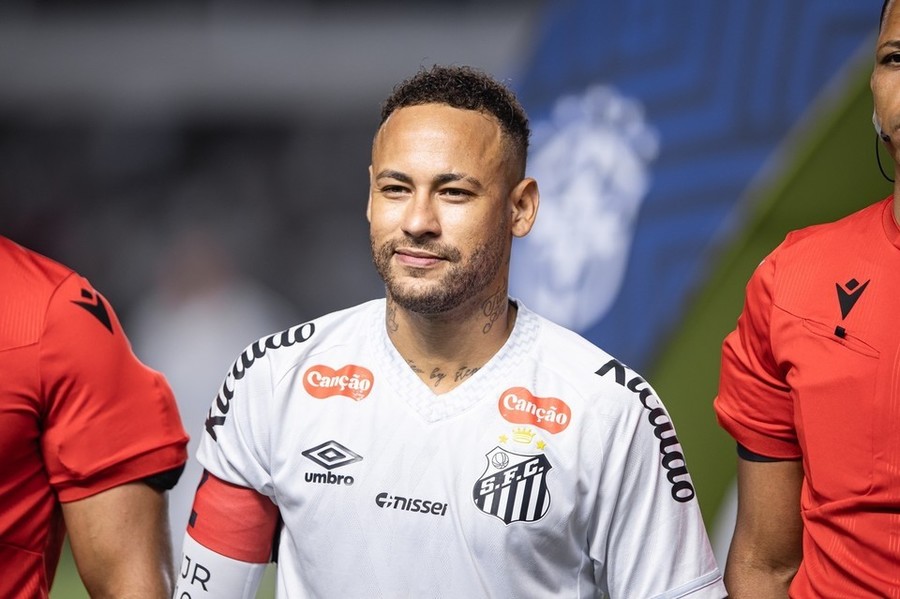 Neymar a revenit pe teren la Santos cu doar câteva zile înainte ca noul selecţioner al Braziliei, Carlo Ancelotti, să anunţe lista jucătorilor convocaţi de el

