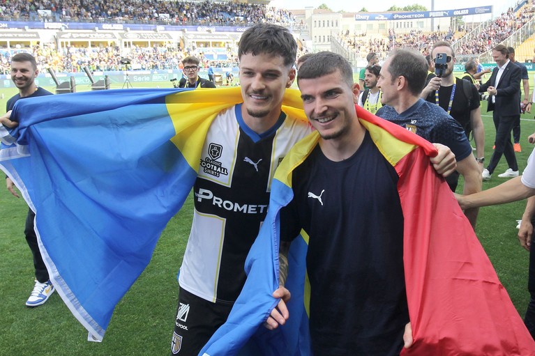 Anunţul momentului vine din Italia! Dennis Man şi Valentin Mihăilă, OUT de la Parma