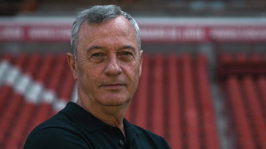 Mircea Rednic a fost prezentat oficial la Standard Liege! Prima reacţie a fostului antrenor de la UTA: „Am promis mereu că voi reveni"