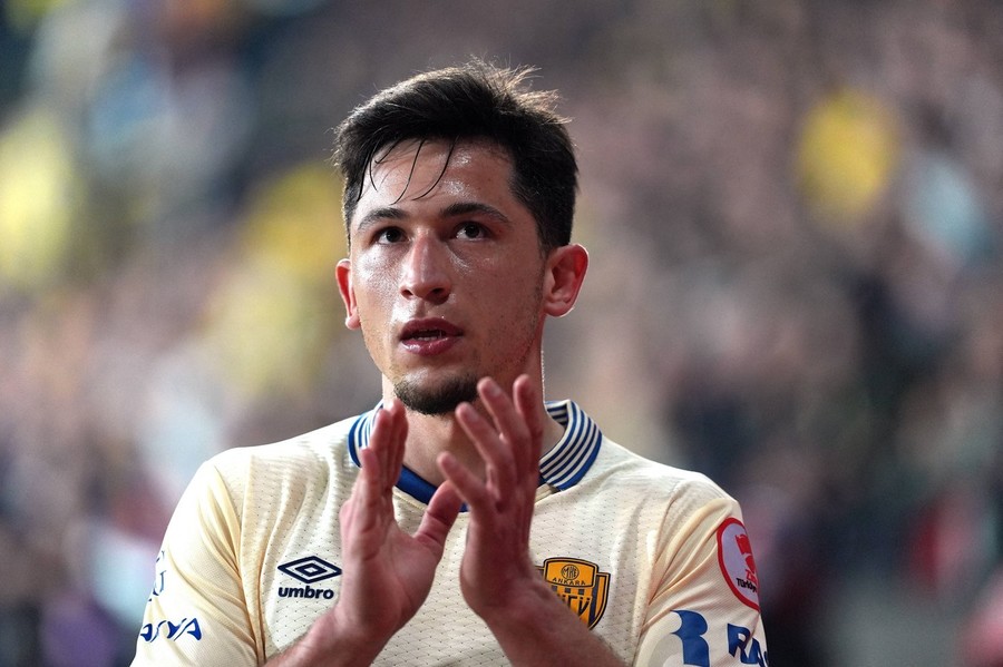 Moruţan a semnat cu echipa din oraşul lui Lucescu, iar Giovanni Becali a intervenit: ”Orice şut în fund este un pas înainte!”

