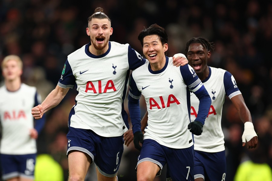 Bomba verii! Englezii au făcut anunţul surprinzător. După ce a venit noul antrenor, Tottenham vrea să scape de Drăguşin

