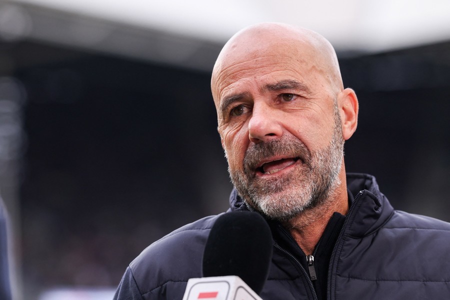 Peter Bosz sare în apărarea lui Dennis Man după evoluţiile şterse în tricoul lui PSV: „Câteodată îţi ia timp. Nu cred că e ciudat”