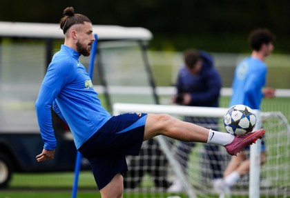 Edi Iordănescu a avut o discuţie cu Radu Drăguşin! Ce l-a sfătuit fostul selecţioner pe fundaşul lui Tottenham