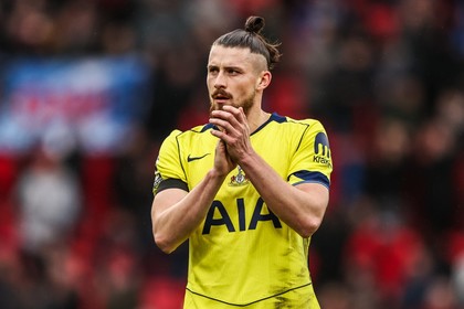 Radu Drăguşin a intrat în minutul 32 la Tottenham! Fundaşul român nu a putut oprit eşecul cu United
