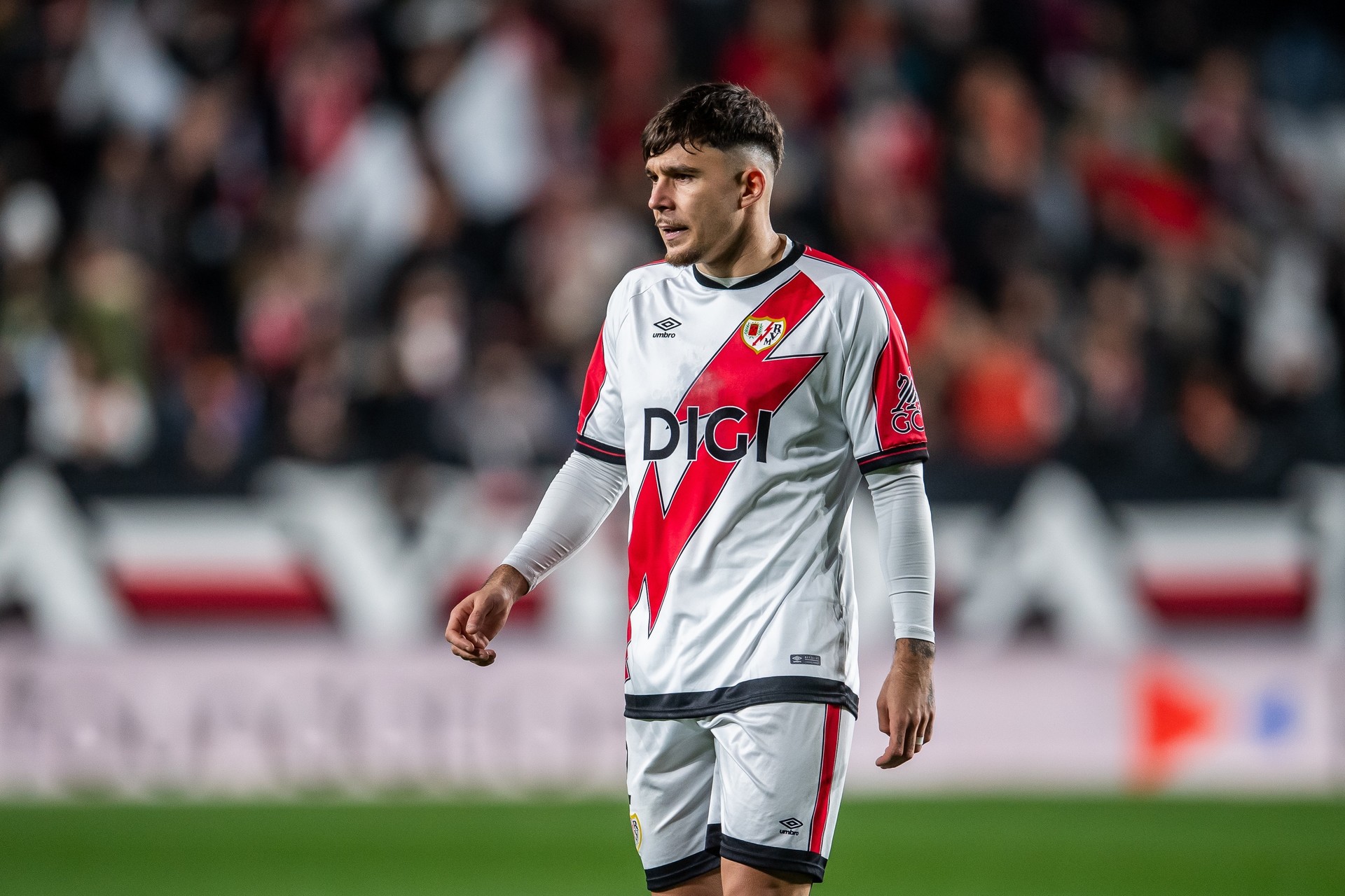 CEL MAI BUN! Andrei Raţiu a fost desemnat MVP-ul meciului cu Atletico Madrid! Nota primită de internaţionalul român după ce Rayo a dat de pământ cu trupa lui Simeone