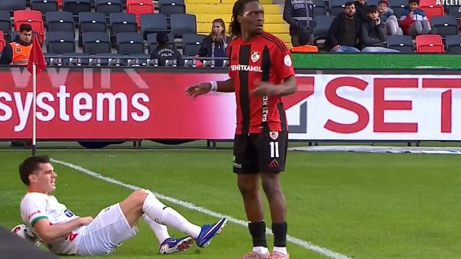 VIDEO | Moment trist pentru Ianis Hagi! Internaţionalul român s-a accidentat şi a fost schimbat încă din prima repriză