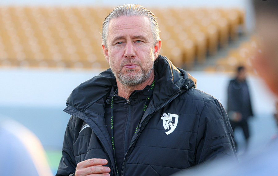 Ce lovitură pentru Laurenţiu Reghecampf! Fostul antrenor de la FCSB a luat decizia şi a pus cerneala pe contract