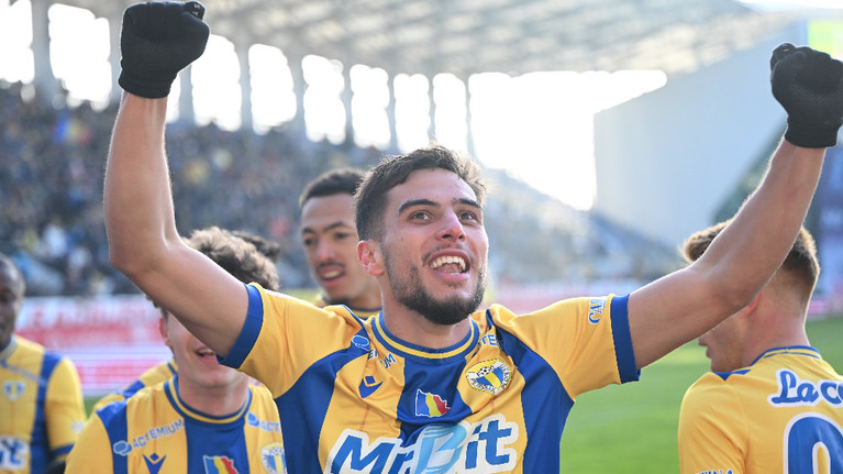 Marco Dulca s-a despărţit de Petrolul şi a fost prezentat la noua echipă