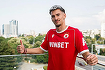 Români în lume. Debut “furtunos” pentru fotbalistul român. Două pase de gol şi eliminare, într-o singură repriză