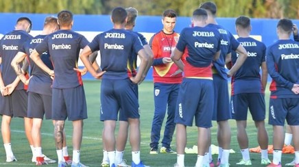Probleme pentru Florin Bratu la România U21! Doi fotbalişti depistaţi cu COVID-19, iar Screciu se întoarce accidentat la Craiova