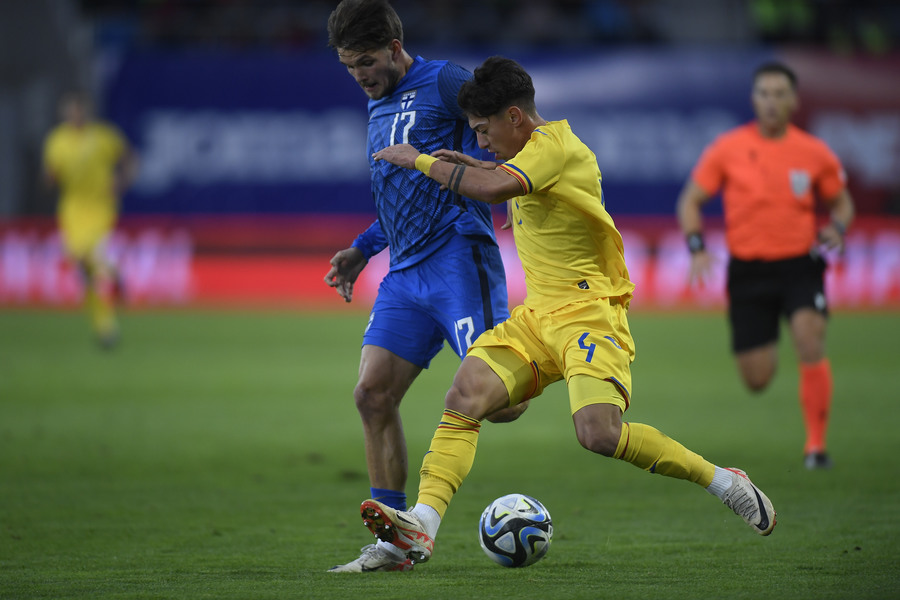 România U21 a obţinut victoria cu Finlanda, scor 1-0, în preliminariile Euro-2025. Golul victoriei, marcat în minutul 90+8