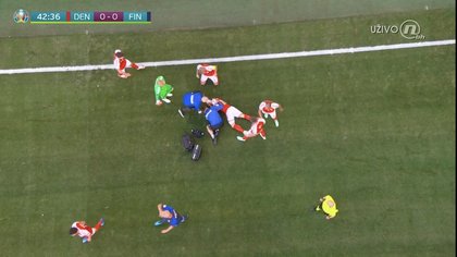 VIDEO | Momente dramatice la Danemarca - Finlanda. Christian Eriksen s-a prăbuşit pe gazon şi a fost resuscitat. UEFA a suspendat partida