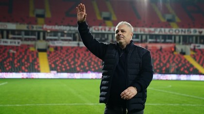 Marius Şumudică a semnat cu Rizespor! "Îmi plac provocările. Avem nevoie de transferuri"