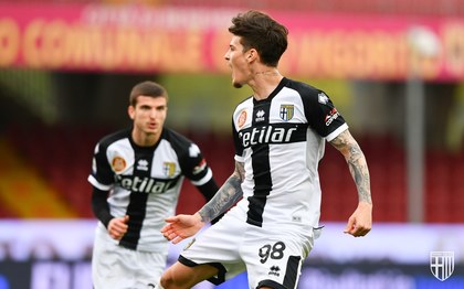 Dennis Man şi Valentin Mihăilă au marcat pentru Parma la debutul în noul sezon din Serie B