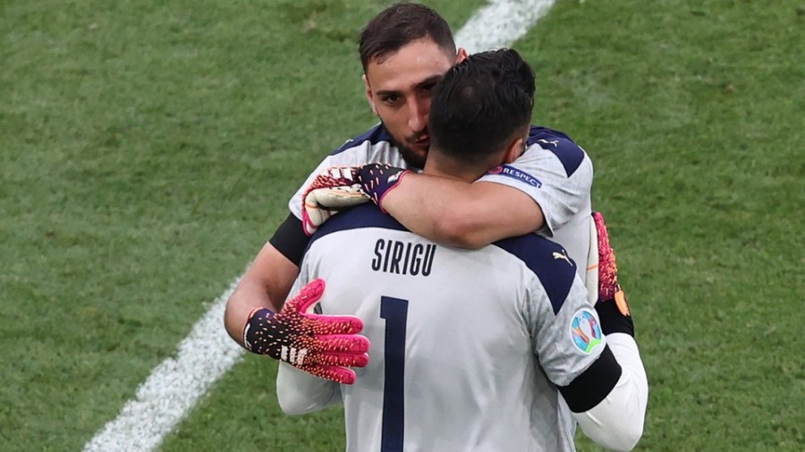 Salvatore Sirigu, prădat de hoţi în timp ce juca pentru Genoa contra lui Lazio