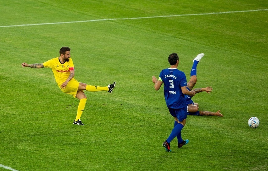 Adrian Mutu a marcat la meciul său de retragere din pasa lui Gheorghe Hagi