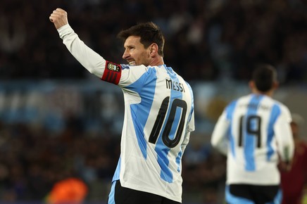 VIDEO | Leo Messi a strălucit la ultimul său meci în Argentina! „Puricele” a reuşit o dublă de senzaţie în victoria cu 3-0 în faţa Venezuelei